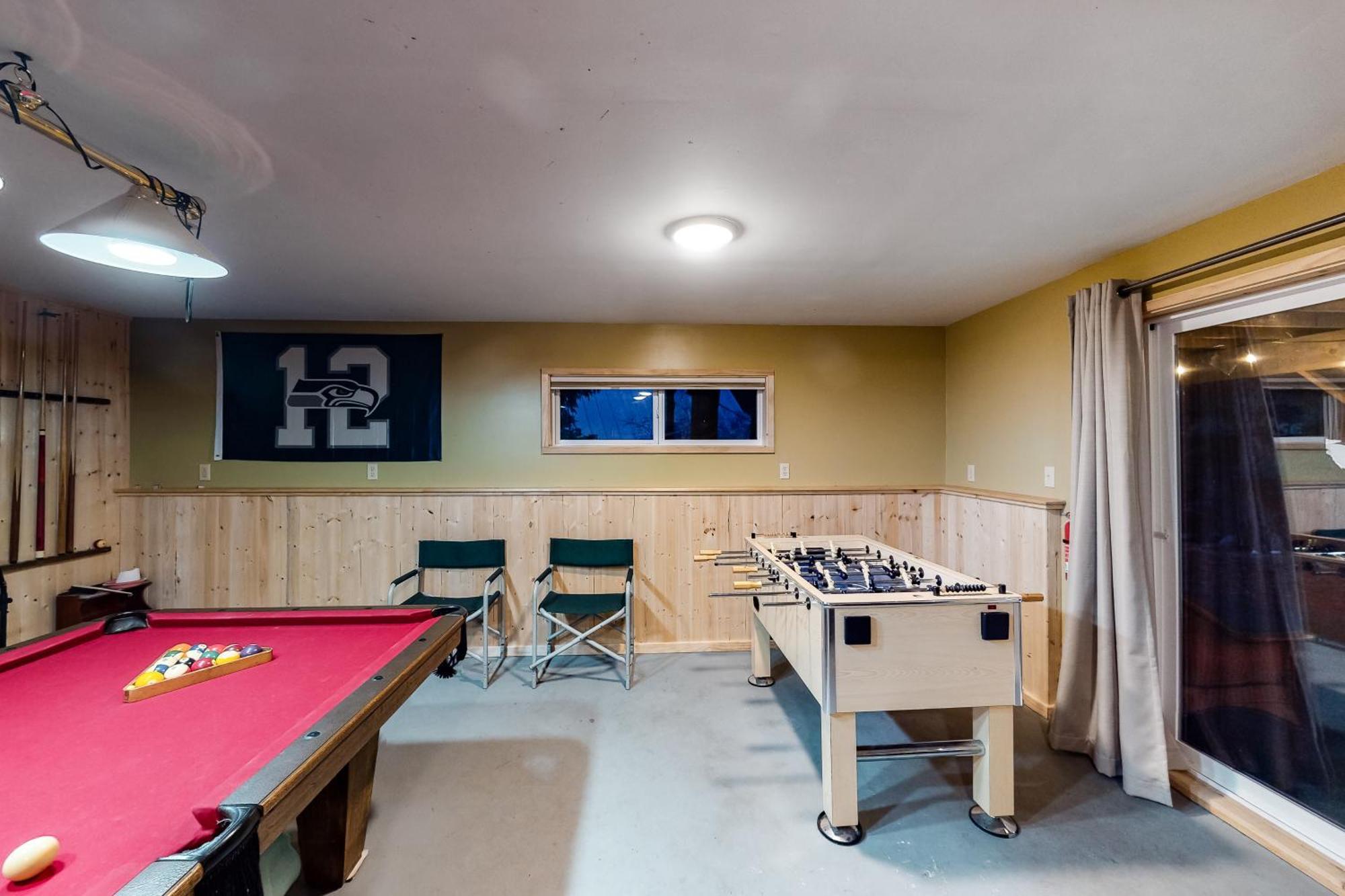 Towering Pines Cabin & Game Room Лівенворт Номер фото